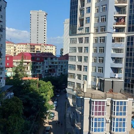 Andrew'S 2 Rooms Apartment In Batumi Ანდრიას 2 Ოთახიანი Აპარტამენტი Ბათუმში Kültér fotó