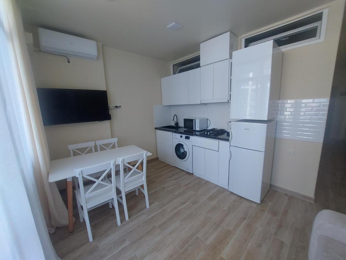 Andrew'S 2 Rooms Apartment In Batumi Ანდრიას 2 Ოთახიანი Აპარტამენტი Ბათუმში Kültér fotó